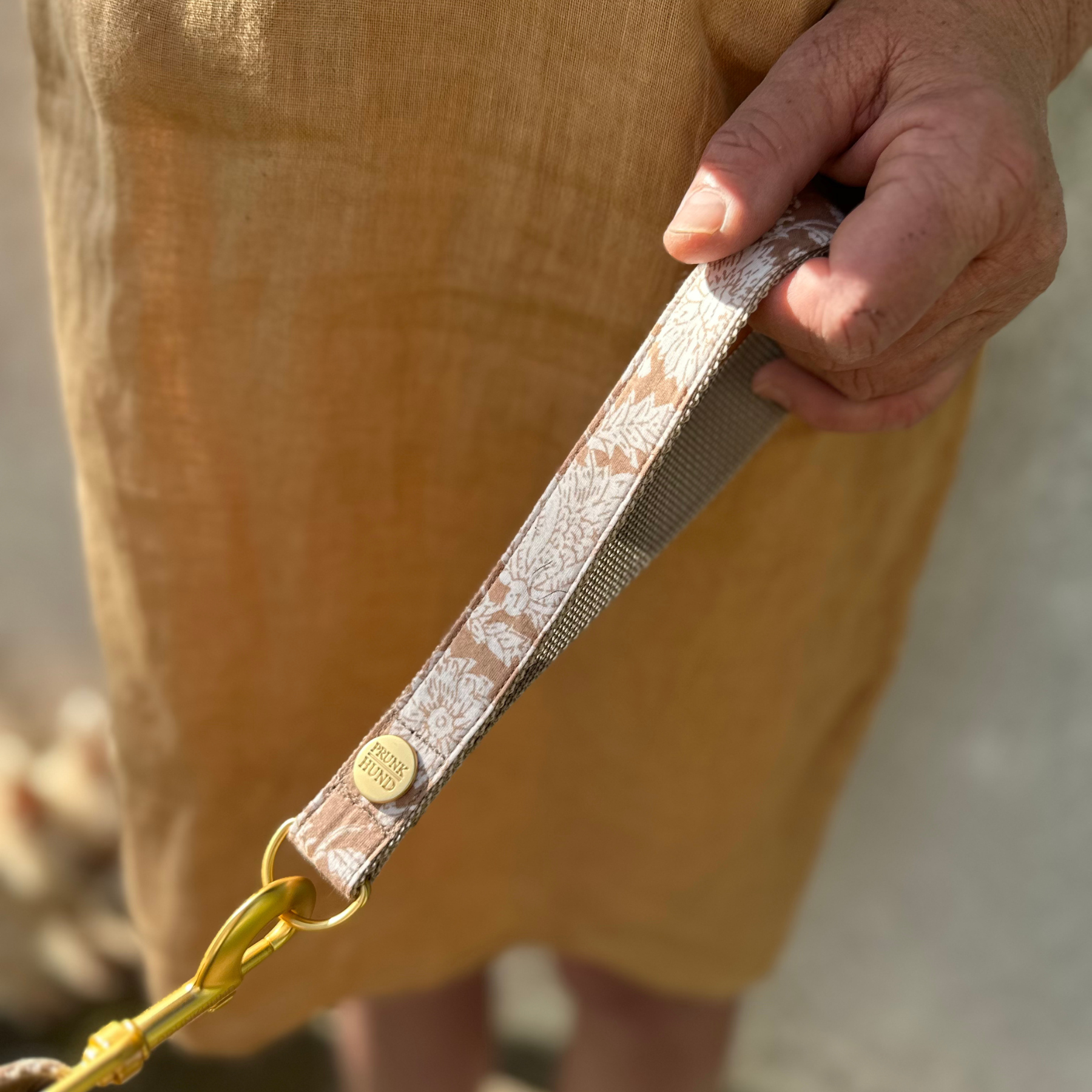 ESSENTIAL hand loop GOA sand