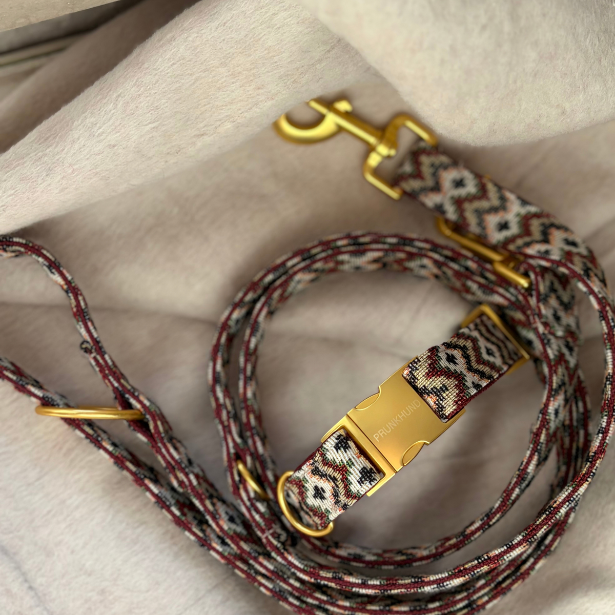 WILD LIFE leash