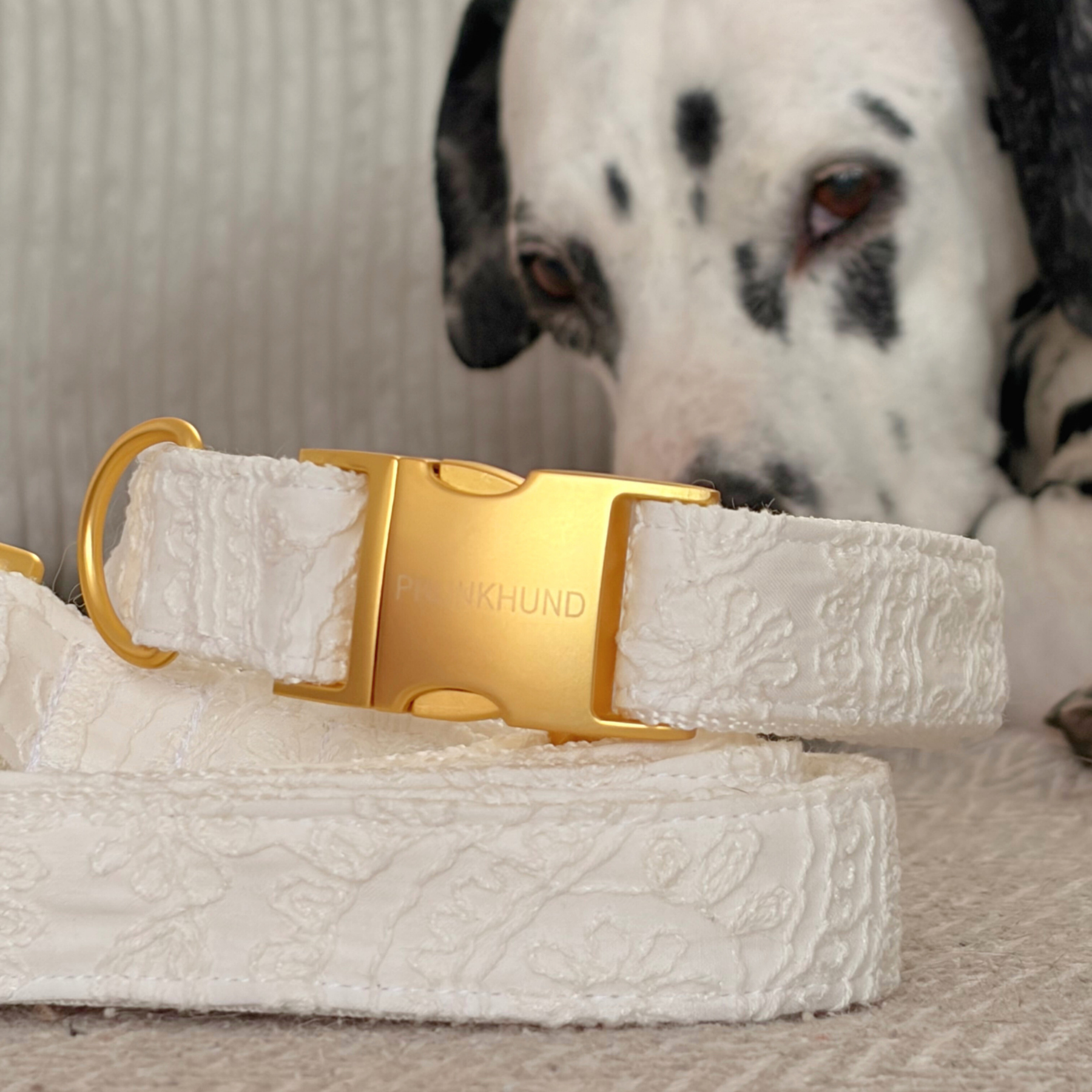 BASIC olive collar