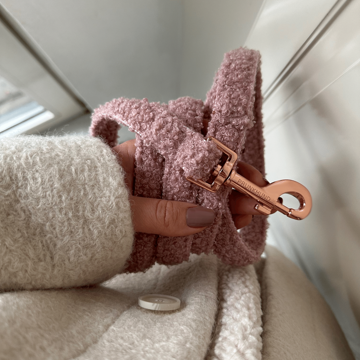 Teddy blush leash