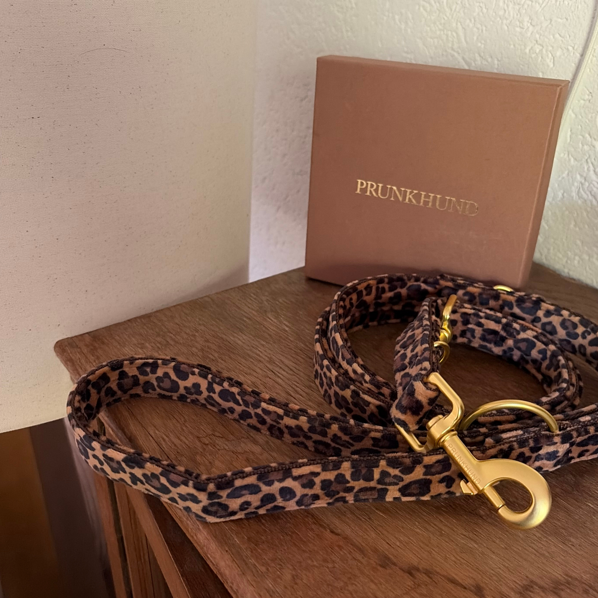 WILD LIFE leash