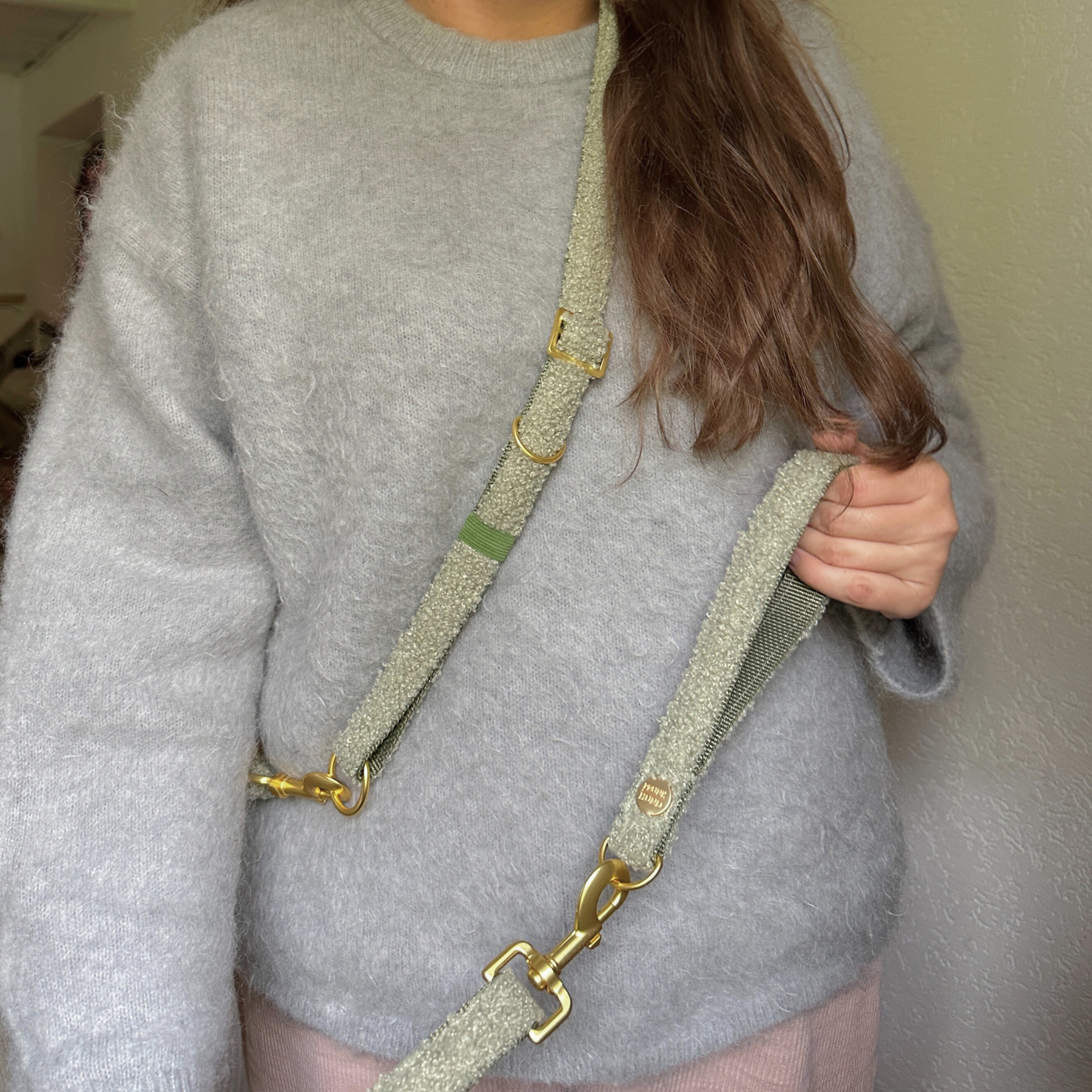 ESSENTIAL hand loop TEDDY tan