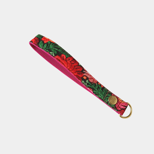 ESSENTIAL hand loop BLOOM
