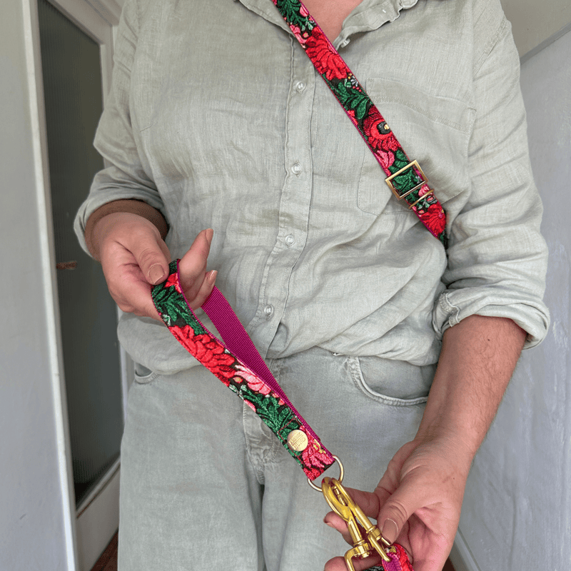 ESSENTIAL hand loop BLOOM