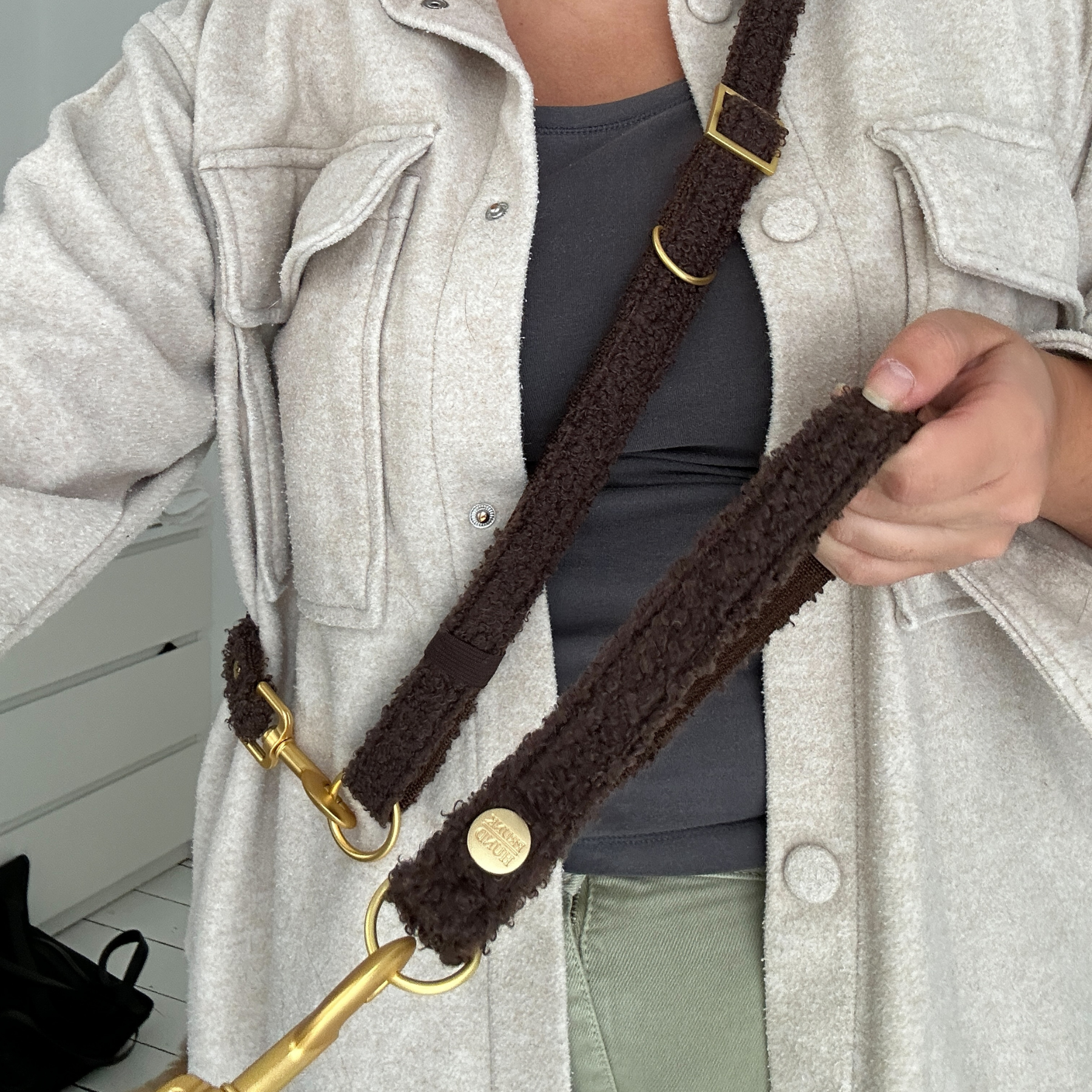 ESSENTIAL hand loop TEDDY caramel