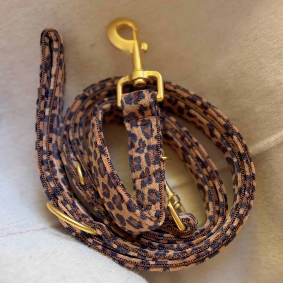 WILD LIFE leash