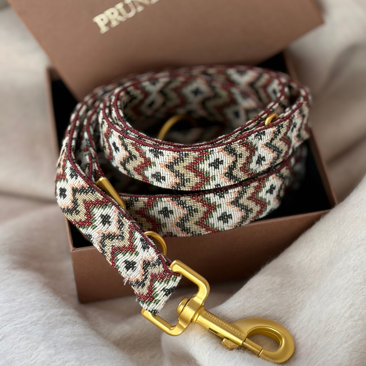 WILD LIFE leash