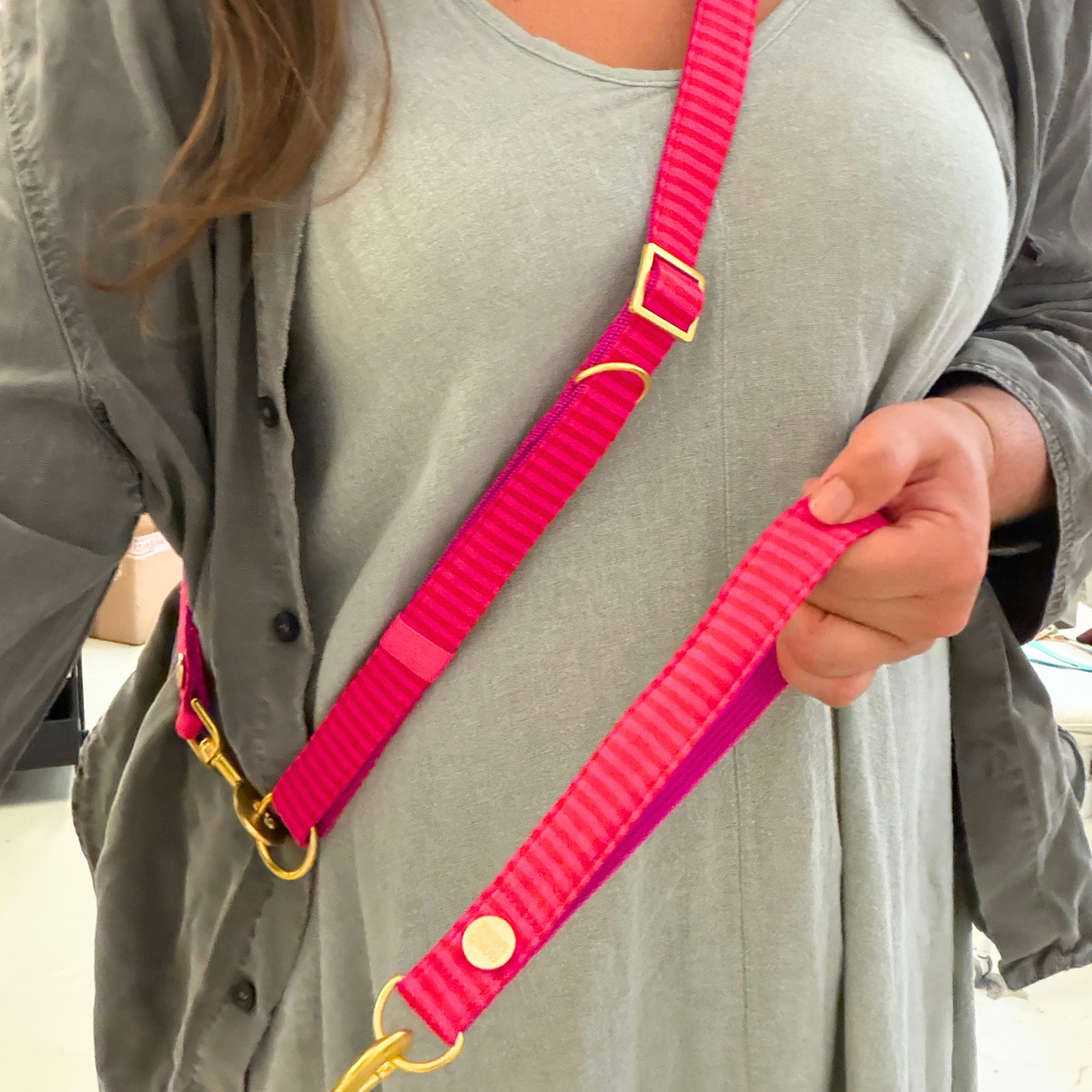 ESSENTIAL hand loop BASIC tan