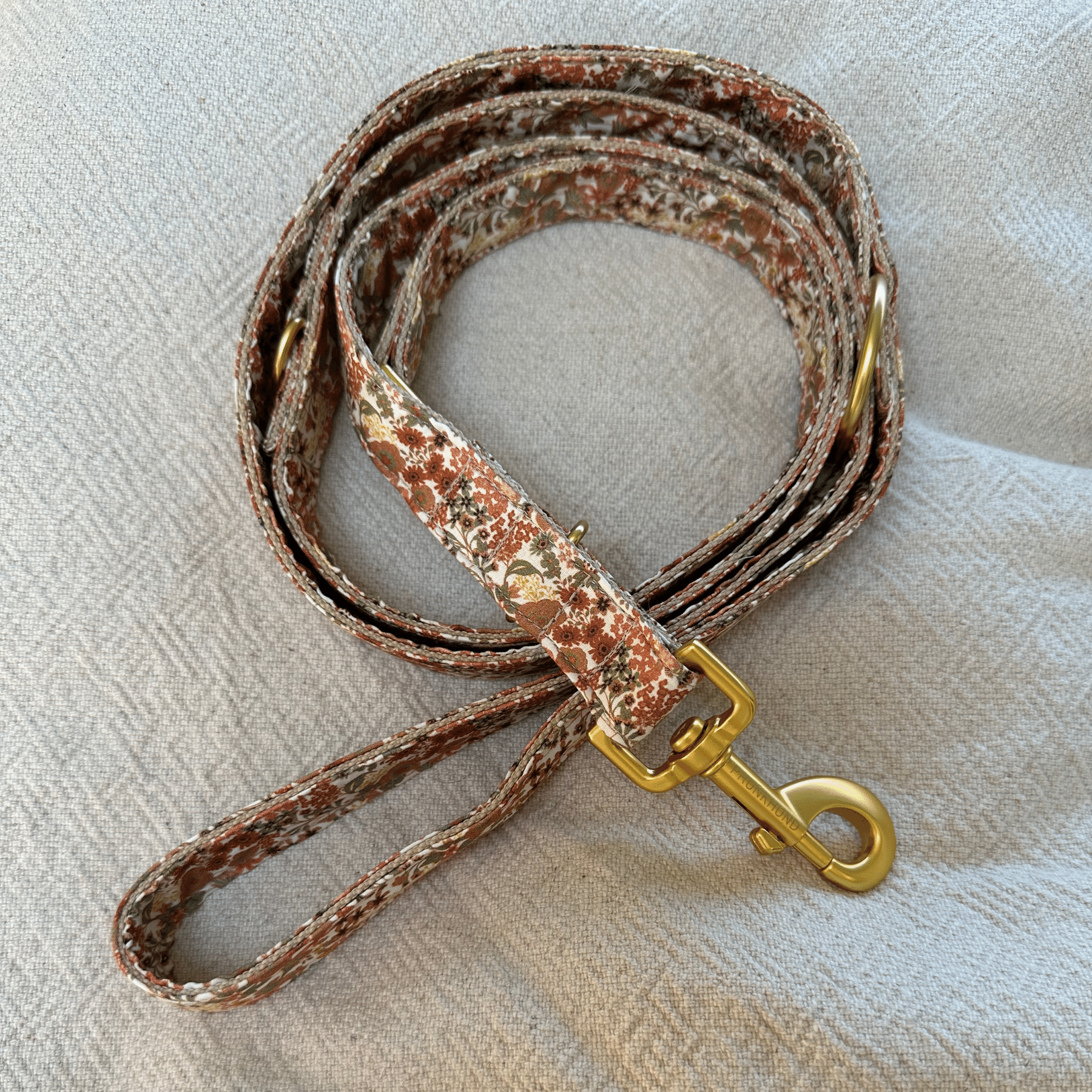 leash FIORE